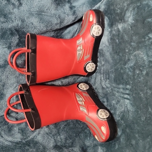 Toddler size 6 race car, rain boots. - Picture 4 of 4